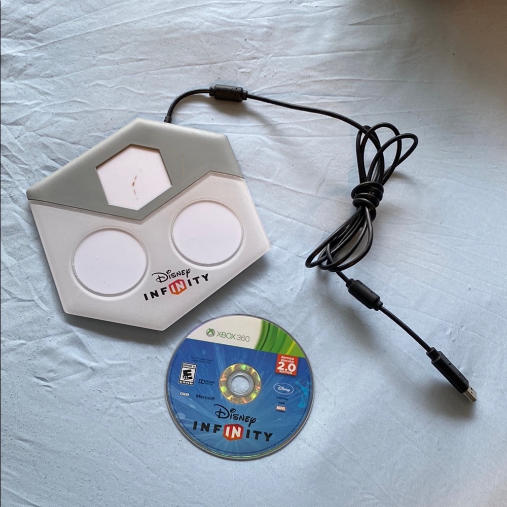 Disney Infinity Xbox 360 Base with Game Disc